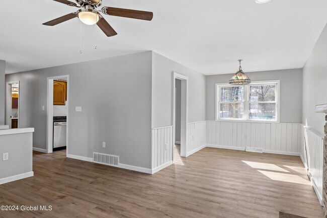 Foto del edificio - 2 Vincek Ln