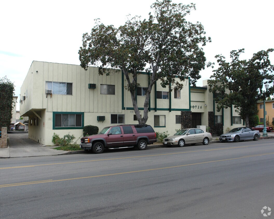 Building Photo - 10726 Magnolia Blvd