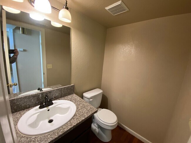 Foto del edificio - Move In By June 1st & Get $200 Off Your 1s...