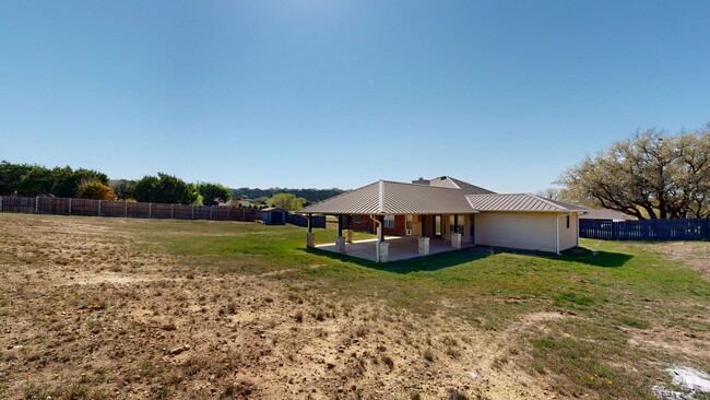 Foto del edificio - LOOKING FOR AT LEAST AN ACRE OF LAND FOR Y...
