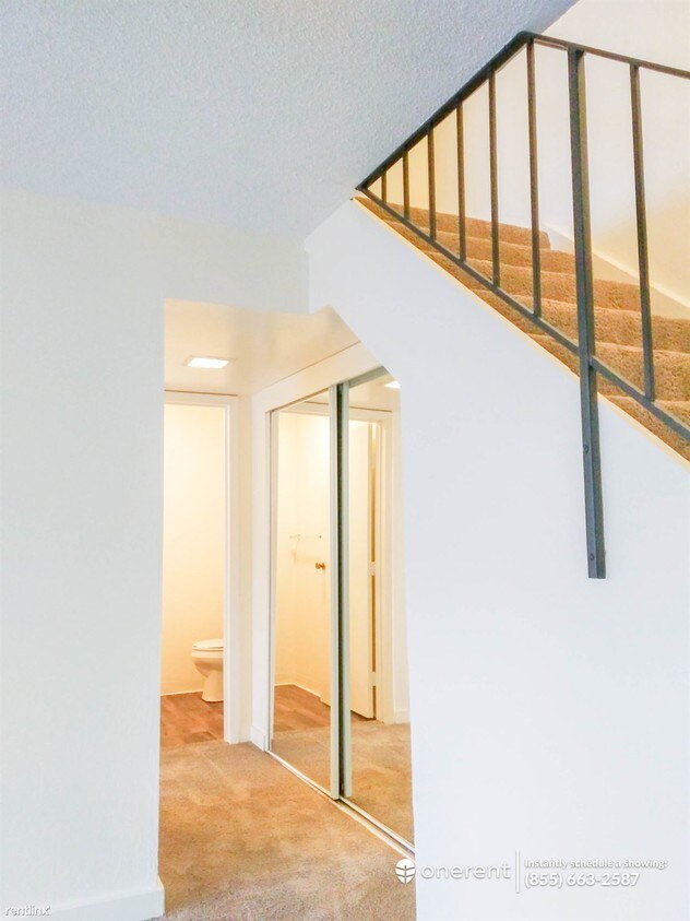 Primary Photo - 1400 Creekside Dr