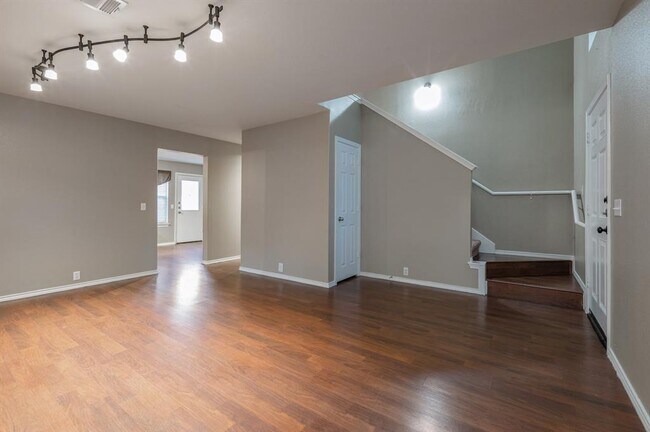 Building Photo - 1603 Kendall Ct