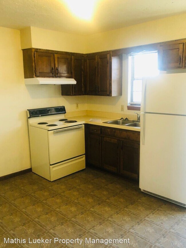 Building Photo - 2 br, 1 bath House - 804 W 13th Apt A