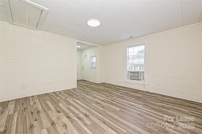 Foto del edificio - 3619 Little Mountain Rd