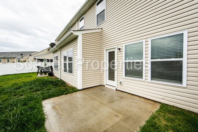 Building Photo - 325 Battery Cir