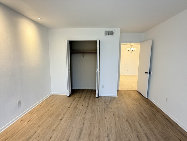 Foto del edificio - 8523 Hearth Dr