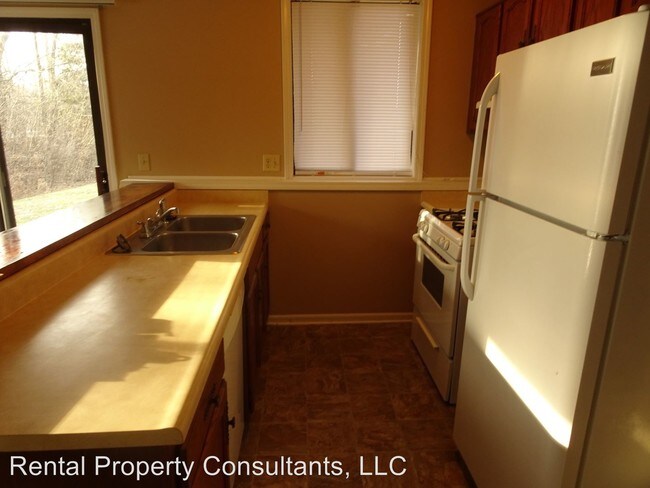 Building Photo - 4753 Circle Shore Dr SE