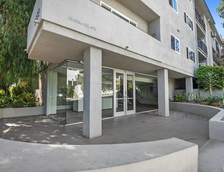 9005 Cynthia St Unit Top floor, West Hollywood, CA 90069 Condo for