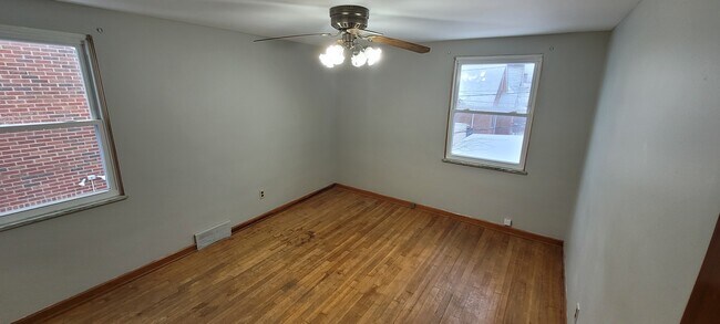 Building Photo - 2500 Brookview Blvd