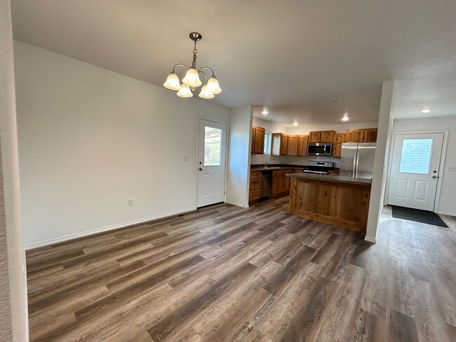 Building Photo - Beautiful Florence home