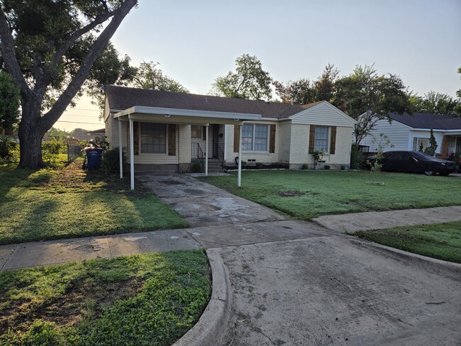 Building Photo - 10922 Myrtice Dr