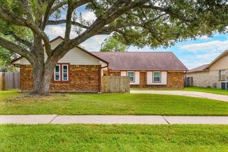 Building Photo - 14930 Aspen Hills Dr