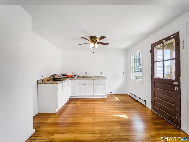 Building Photo - 31 Loveland St