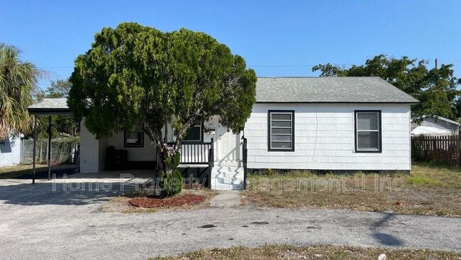 Building Photo - 921 43rd St