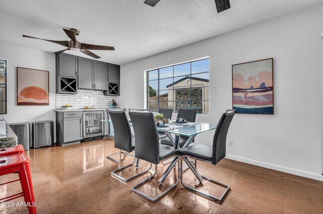 Foto del edificio - 8335 E Weldon Ave