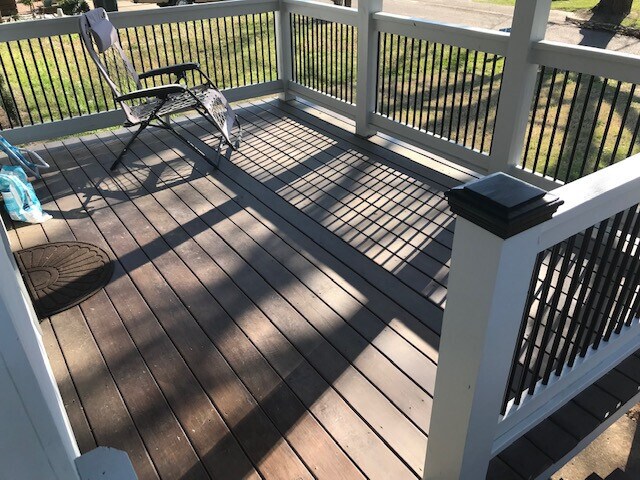 Foto del edificio - Walk to the Square or Campus! Location! Location! Location!