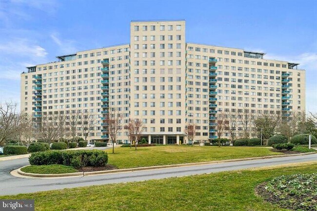 Foto del edificio - 10401 Grosvenor Pl