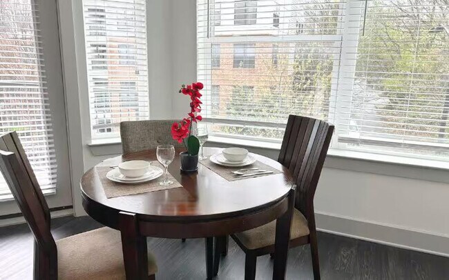 Foto del edificio - 720 Edgewood Ave NE