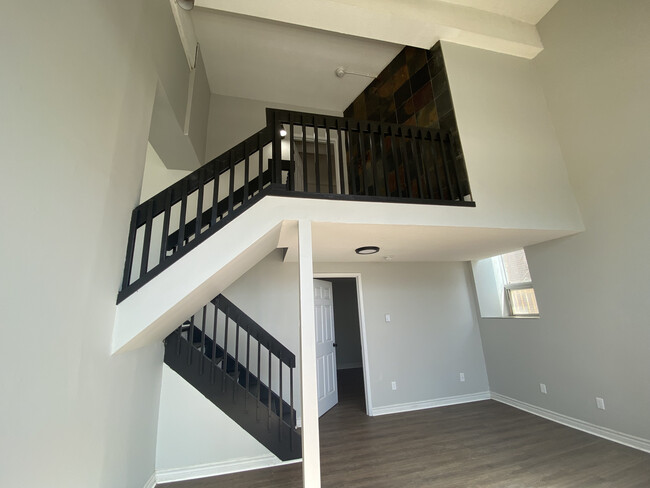 Building Photo - Adelaide Lofts