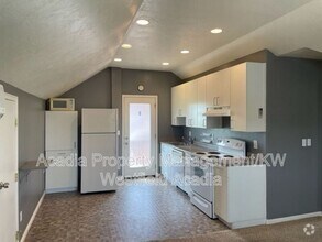 Building Photo - 4172 Lake Bridge Dr