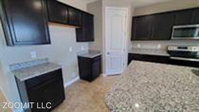 Foto del edificio - 3 br, 2.5 bath House - 37921 West Santa Mo...