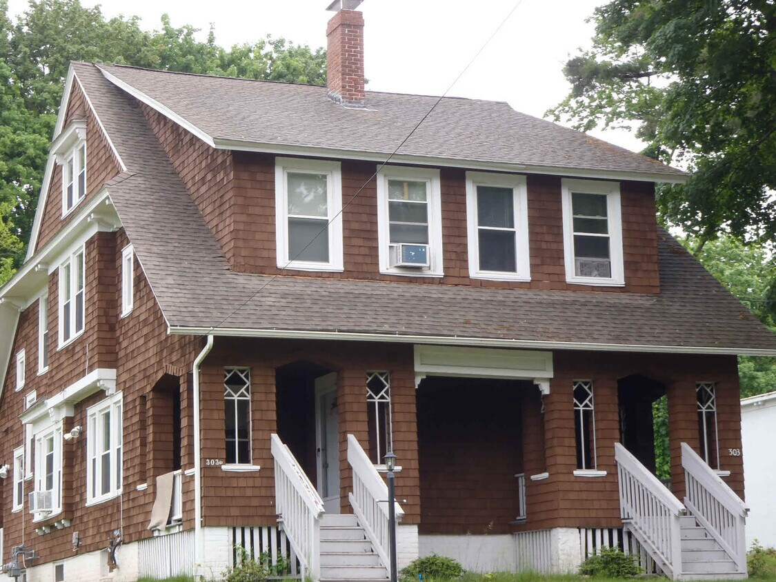 Primary Photo - 303 Washington St