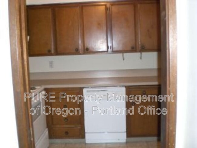 Building Photo - 2141 SW Townsend Ct
