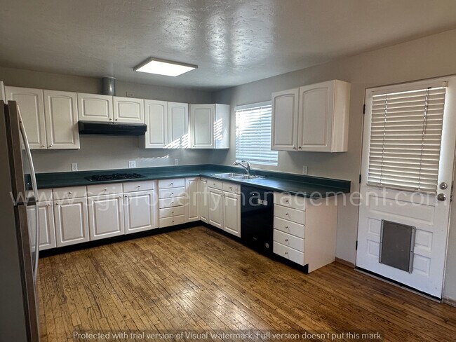 Foto del edificio - 1149 W Romo Jones St