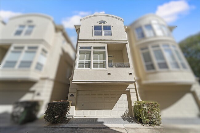 Building Photo - 1515 Hyde Park Blvd