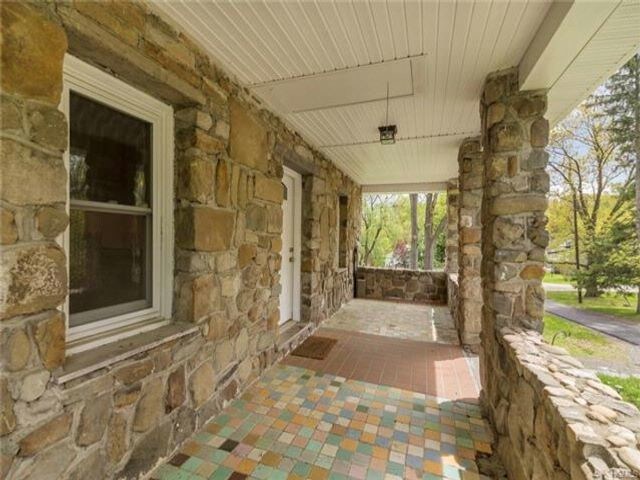 Foto del edificio - 6 Lazaroff Pl