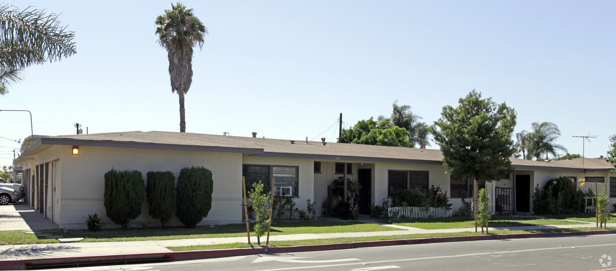 Foto principal - 621 E Vermont Ave