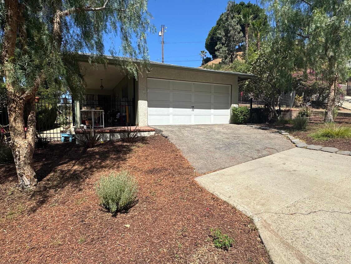 Primary Photo - 7817 Shady Cove Ave