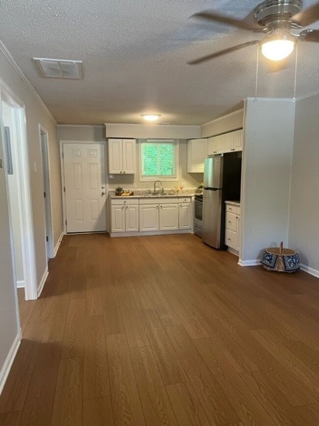 Photo - 114 Bim Street Apartment