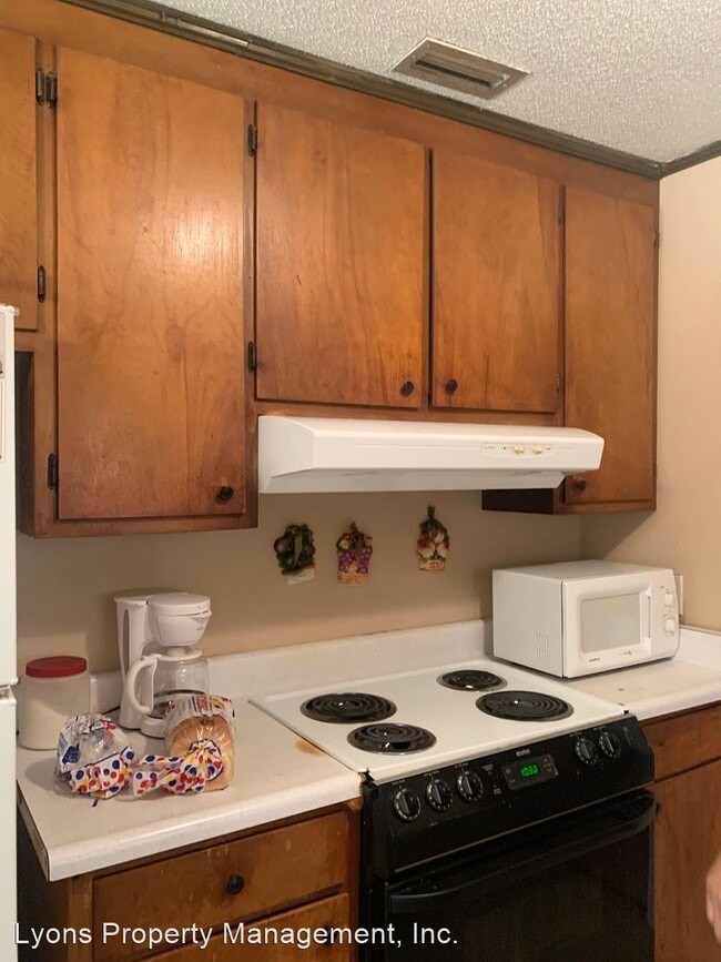 Building Photo - 3 br, 1 bath House - 1206 MELISSA DR