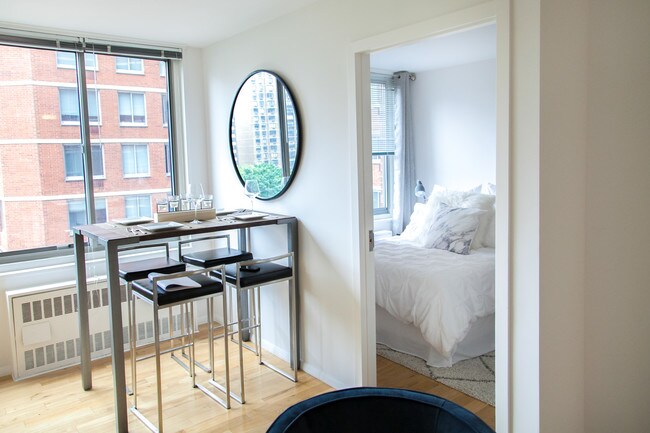 Building Photo - 460 2nd Ave