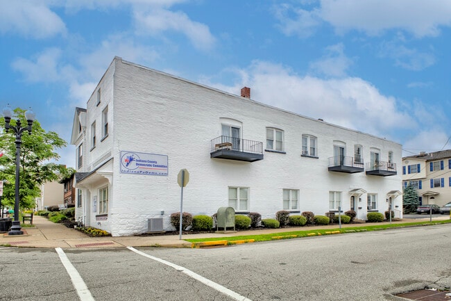 Building Photo - The Penn Quarters-Old Town