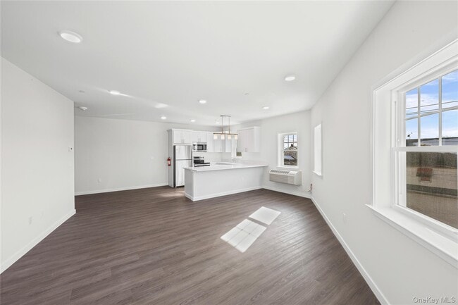 Building Photo - 227 4th Ave