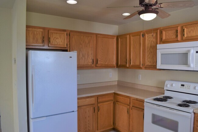 Foto del edificio - 16860B Huntington Ln