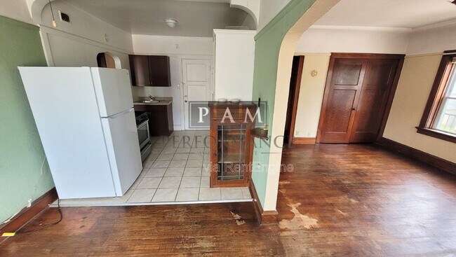 Building Photo - 3927 E Layton Ave