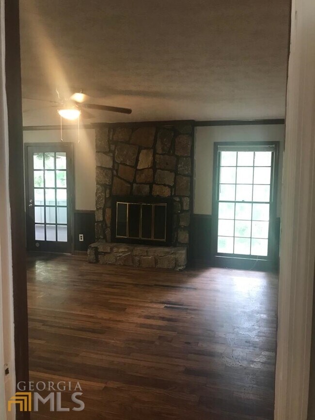 Building Photo - 2694 Hickory Valley Dr
