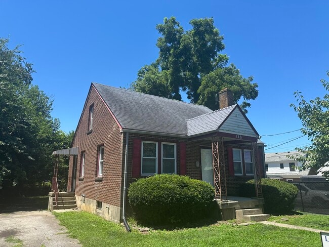 Foto del edificio - 148 Fairlawn Ave