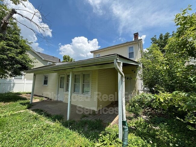 Photo - 123 N Miami St House