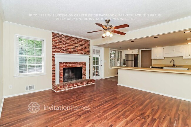 Foto del edificio - 4906 Happy Hollow Rd