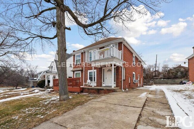 Foto del edificio - 2146 Wyndhurst Rd