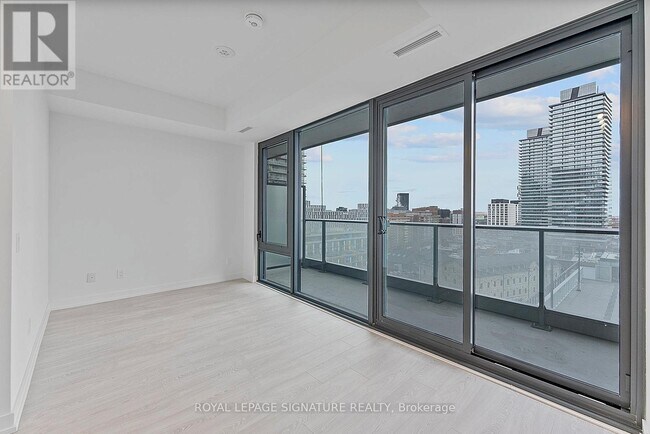 Photo du bâtiment - 35 Parliament St