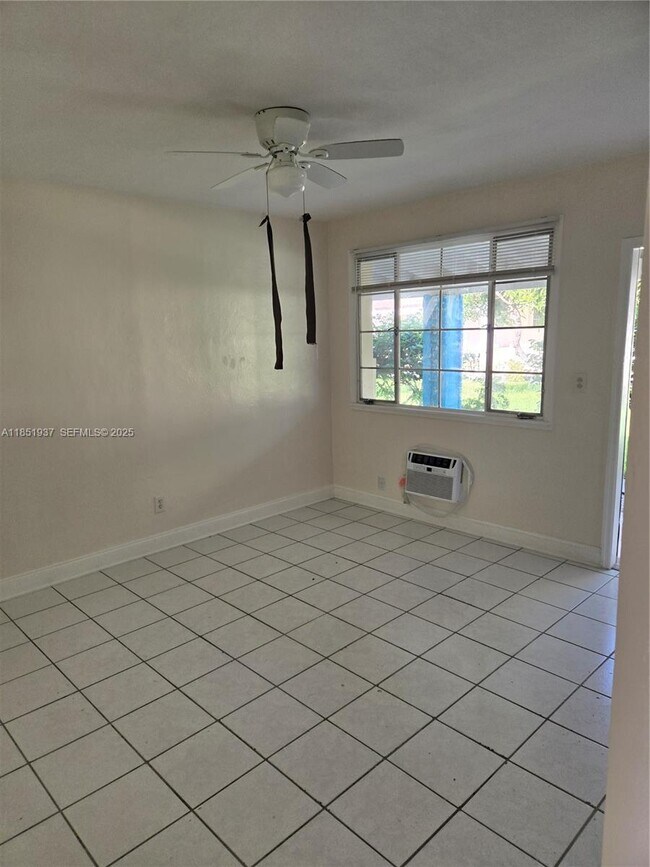 Foto del edificio - 1718 Thomas St