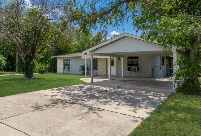 Foto del edificio - 2307 Gunsmoke St