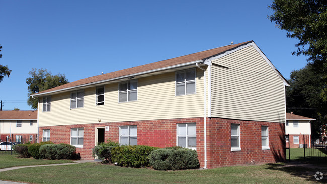 Building Photo - Magnolia Court