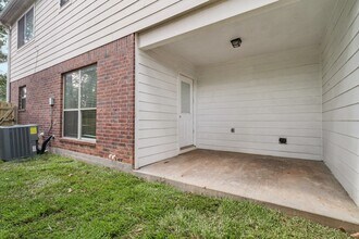 Building Photo - 100 Westpark Dr