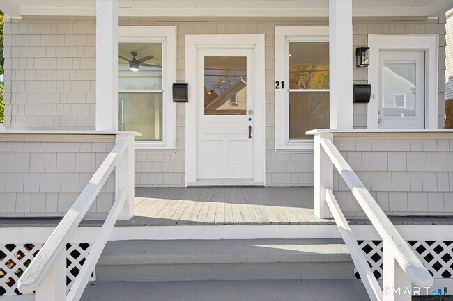 Foto del edificio - 21 Soundview Ave